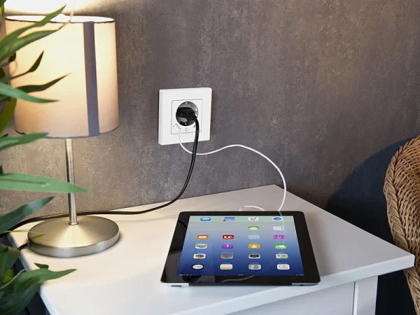 Luminea Home Control W LAN Steckdosen:5er-Set WLAN-Unterputzsteckdosen Mit App, Je 1x USB A, 1x USB C, 2 A 5